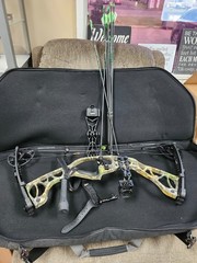 Hoyt Torrex Compound Bow Package RH 60-70 lbs 26″-30″
