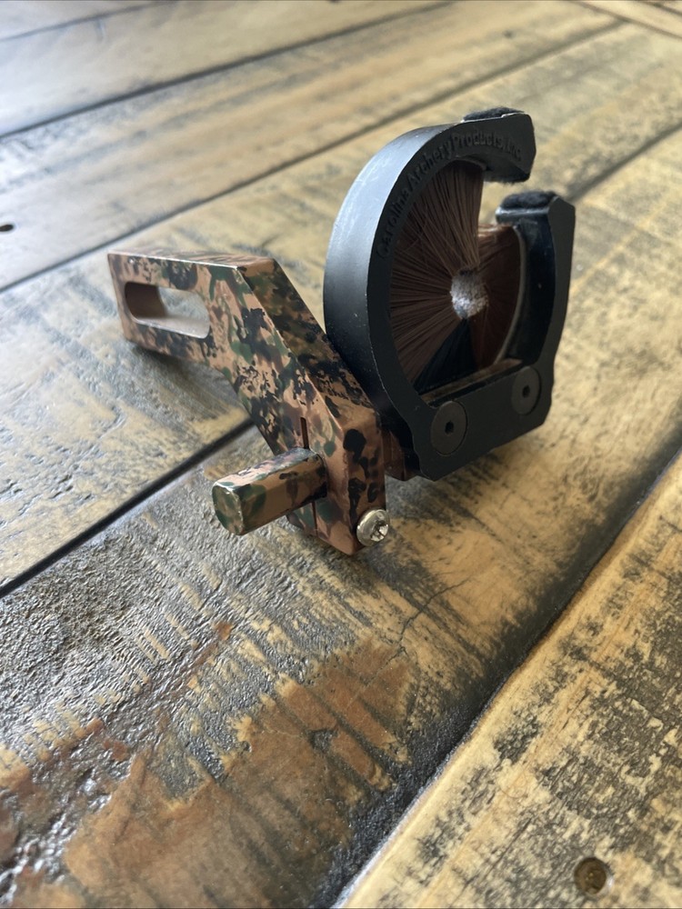 Carolina Archery Arrow Rest / WHISKER BISCUIT QS DELUXE Camo (Right Handed)