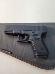 CO2 Glock 19 Gas Airsoft Pistol Licensed w/ Magazine & Case MPN GUW019