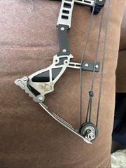 9.5″ Mini Compound Bow Kit with 12 Arrows for Target Shooting and Archery