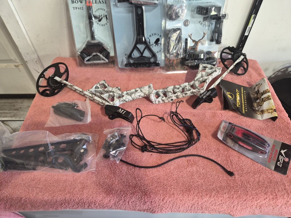Topoint, Multicolor White Camo, 65lb Compound Bow Set, W/38 Arrows , Unassembled