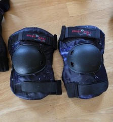 Wrist Knee Elbow Pads Multi Sport Eight Ball Kids 8+ Protective Pad Set Black