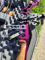 Mathews Right-Hand Target Compound Bow 50lb 26in Draw Pink/Black Aluminum