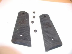 SIG SAUER 1911 Air Pistol – Grips Black Plastic w/ Screws