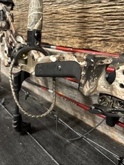 Bear Legend Series Redemption EKO Compound Bow RH DL 29 DW 70 SL 62