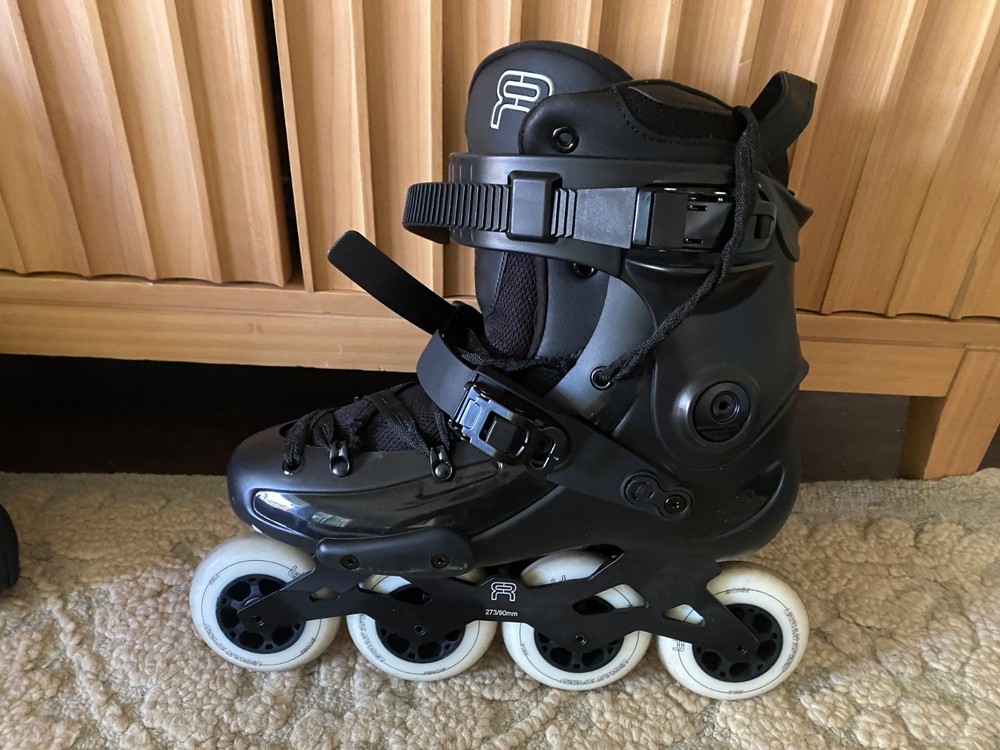 Black FR1 90 Inline Skates, size 10.5 , barely used