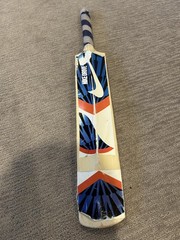 Rare! Few hundred left Nike Drive English Willow Cricket Bat -Size 6-Some Damage