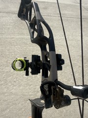 Elite Impulse 31 RH Compound Bow 70lb 31in Kuiu camo