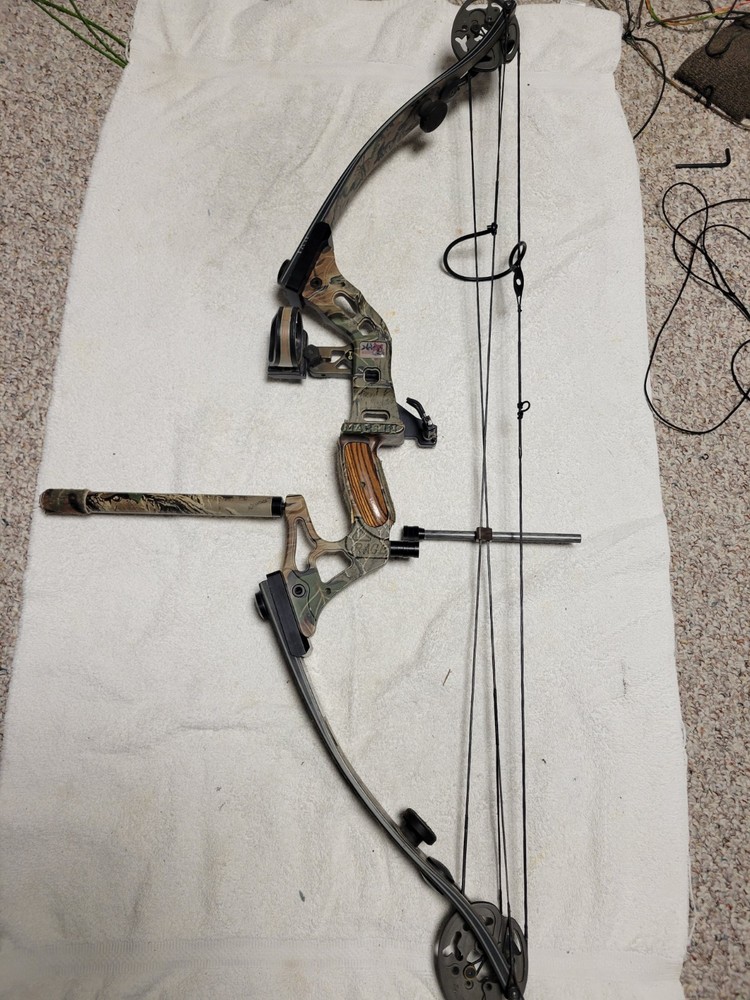 Right Handed Martin Rage Elite, 55-70#, 23-30″ Draw, Sight, Rest, Stabilizer