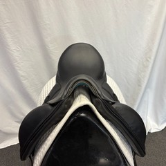 PRICE DROP! Used Voltaire Adelaide – Size 17.5″ Dressage Saddle Black