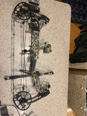 mathews VXR 28 compound bow 70lb 28 inch draw