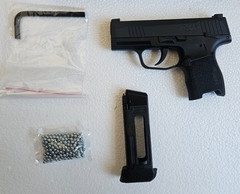 Sig Sauer P365 4.5mm Steel BB Cal. CO2-Powered Semi-Automatic Air Pistol 20 rd