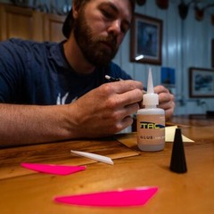 TAC Vanes Fletching Glue 0.5oz Fast Bond Adhesive Ultra Fine Tip USA Made
