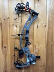 REDUCED!!! Hoyt RX9 HBX Tombstone Right Hand