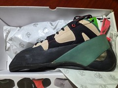 Evolv General Climbing Shoes – Size 8 (Tan/Army Green) – New in Box