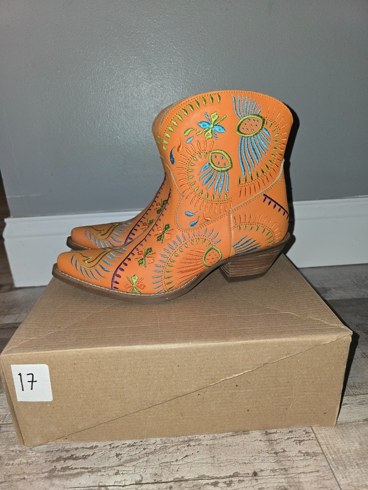 DINGO – Cowgirl Booties – ONE OF A KIND -Leather/Embroidered – Women’s 7 NEW!!