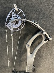 2025 PSE MACH 30 DS Black EC2 Cam 24.5”-30” DL 60-70lb RH Compound Bow