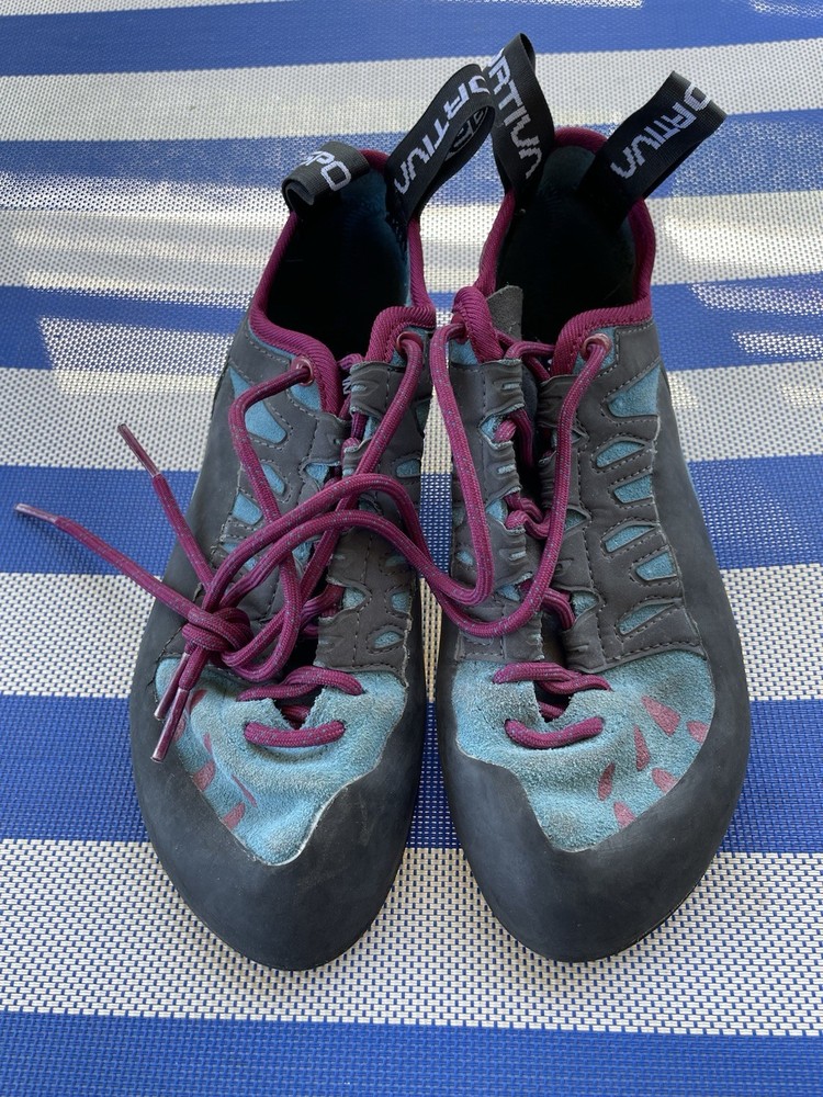 La Sportiva Tarantulace, Size 38.5/6.5+ , Topaz/Red rum