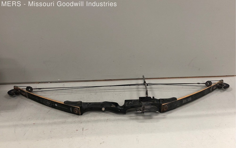 Bear Archery BioTech Compound Bow Black PH-19023 Right Hand 32 Inch Draw