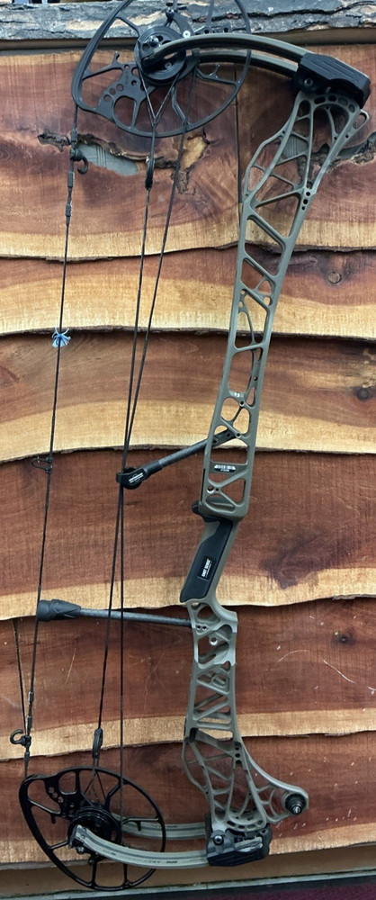 Mathews Lift XD Ambush Green 32″ D/L 70# D/W *Display Bow*