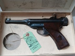 NOS VINTAGE HY SCORE PRO TARGET .177 CAL PELLET AIR PISTOL IN ORIGINAL BOX NICE