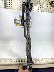 Mathews Phase 4 Ambush Green 25.5-30″ Draw 50-70 lbs Compound Bow ! Right Hand!