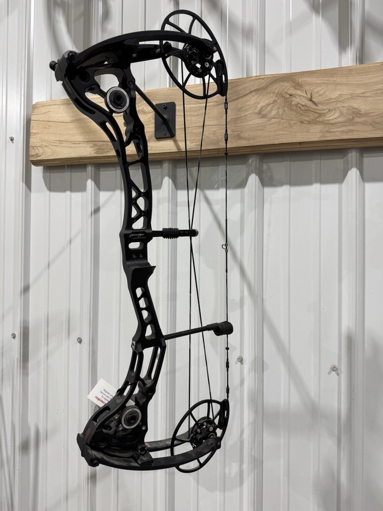 Bowtech CP28, RH, #70, 24.5″-30″ DL, Black