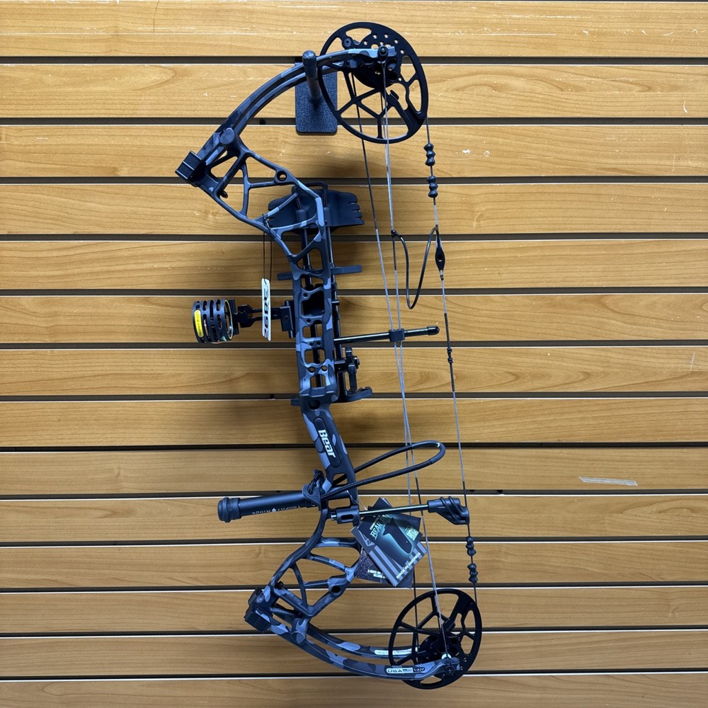 Item 3892 – Bear Archery Compound Bow – Legit Maxx RTH – RH – #70 – Shadow