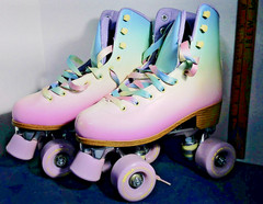 Impala Rollerskates Pastel Fade Vegan Quad Derby Roller Skates – SIZE 6 IN BOX🛼