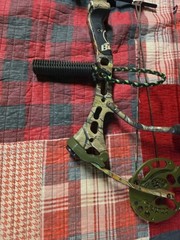 BEAR MAULER COMPOUND HUNTING BOW RIGHT HAND ARCHERY BOW REALTREE APG CAMO