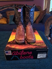 MENS ABILENE BOOTS SZ 13D OSTRICH PRINT ( NICE!!! )