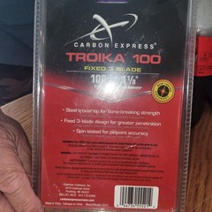Carbon Express Troika 100 Fixed 3 blade bow arrow
