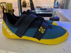 Five Ten Gym Master Climbing Shoes Men’s US 10 EU 43 Blue Yellow EUC!