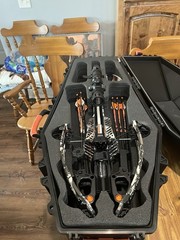 Raven R10 compound crossbow pkg. 400 FPS w/scope quiver bolts and Ravin Coffin