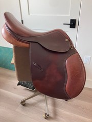 Ovation English/Jump Show Saddle 16.5″ seat