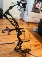Elite Kure Compound Bow Right Hand 70 Lb Draw Weight