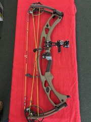 Hoyt RX9 Ultra| 60LB| 28.25-29 DL | Axcel Single Pin Driver | Qad Drop Away