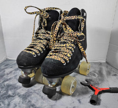 Moxi Panther Black Suede Quad Roller Skates Leopard Clear Wheels W/ Wrench