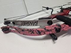 Hoyt Banshee Compound Bow 44in Pink Camo Hoyt USA Cobra Sight Rest Stabilizer