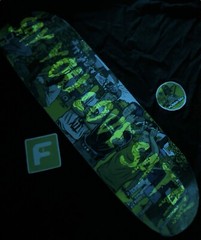 SIGNED Serial Party 2 GLOW IN DARK Sean Cliver Strangelove Skateboard Deck AUTO