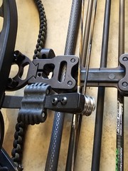 Bowtech Prodigy Rh 60 Lb 29″ Draw TACTIC CBE 3 Pin Bstinger Stabilizer W Sling