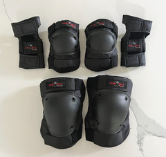 Eight Ball Kids 8+ Sport Knee Elbow Wrist Pad – Set of 3 – Black