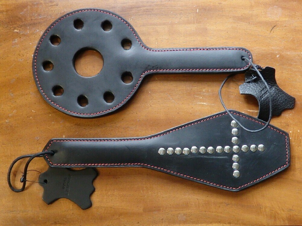 Round or Coffin Black Leather Mini Paddle GOTH GOTHIC – NEW HORSE TRAINER