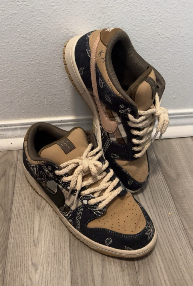 Travis Scott X Nike Dunks (used without box)