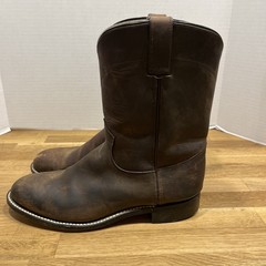 Justin 3410Y Youth Cowboy Boot with Bay Apache Leather Foot and a Roper Toe 6D