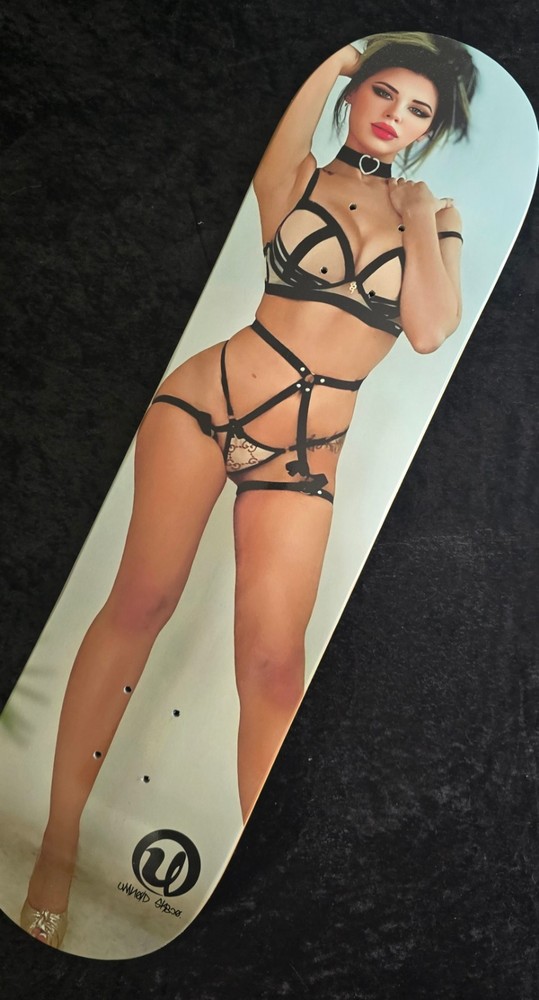 SEXY Ukraine model Faina almost naked UMNOID skateboard RARE