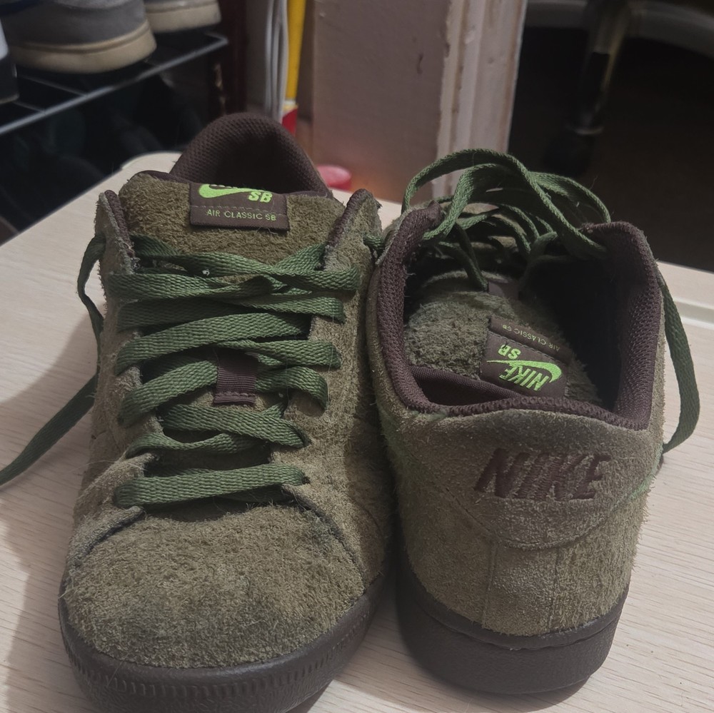 Nike SB Air Classic Green Suede Skate Shoes Men’s US 8 Medium (D)