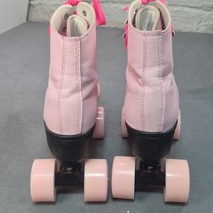 Pink Led Light Up Pink Quad Roller Skates Girls Size 5 (37) PU Leather
