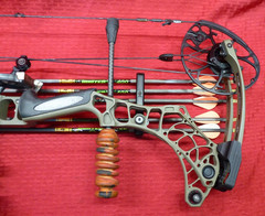 MATHEWS V3X 29” RH COMPOUND BOW 60-70 LB, SIGHTS, QUIVER, NICE SHAPE