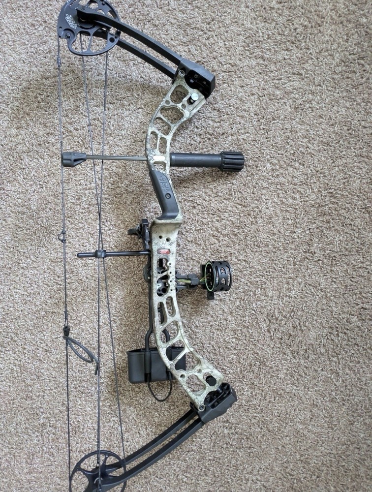 PSE Stinger ATK Right Hand Compound Bow 35lb 19in Draw Black Camo never fired